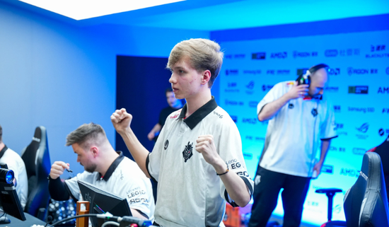 RNG战胜JDG，又是让二追三，管泽元施法YYDS！